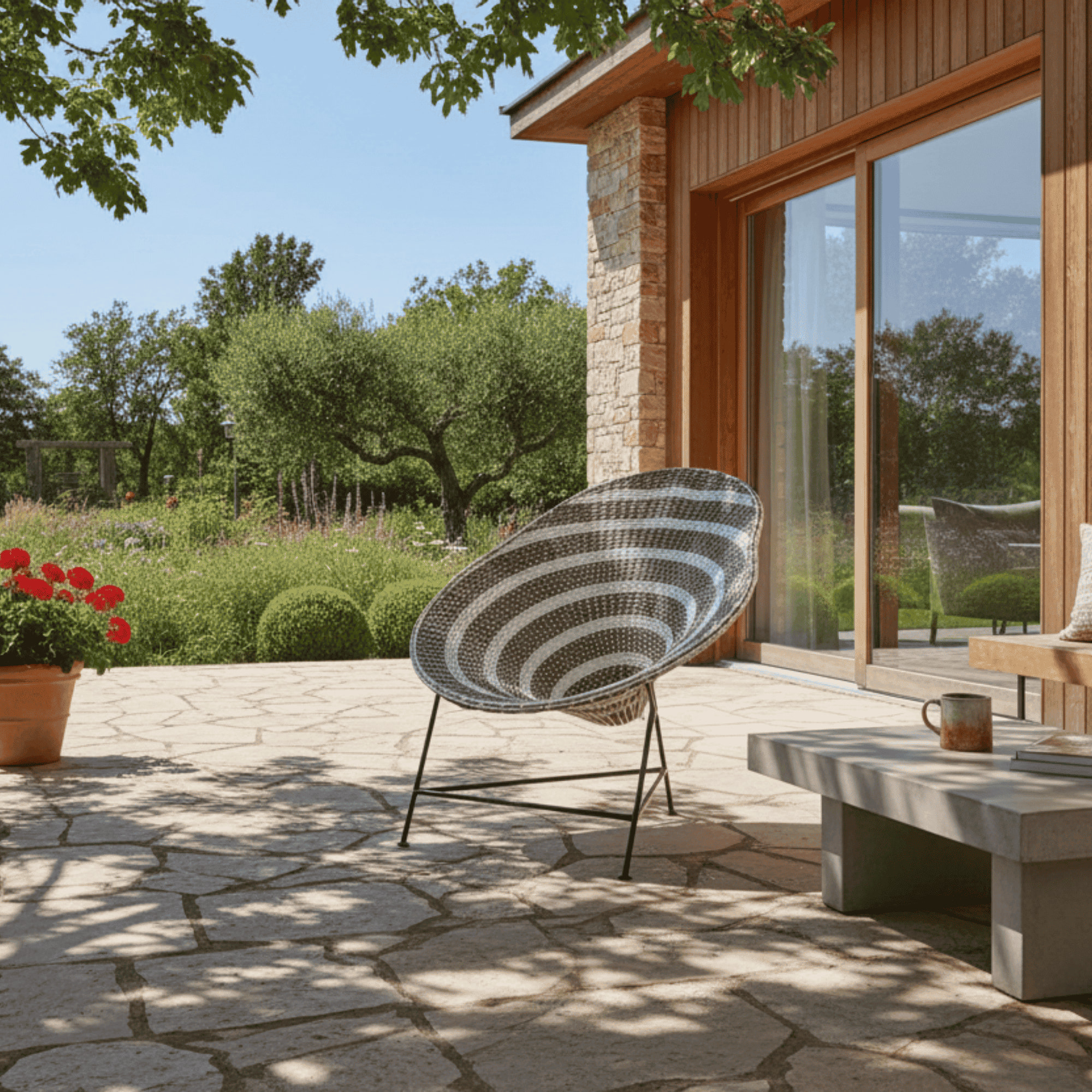 silla-acapulco-tejida-rattan-blanco-dorado